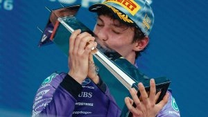 sports-Kimi Antonelli Triumphs at F1 2026 Miami Grand Prix to Bolster Championship Advantage