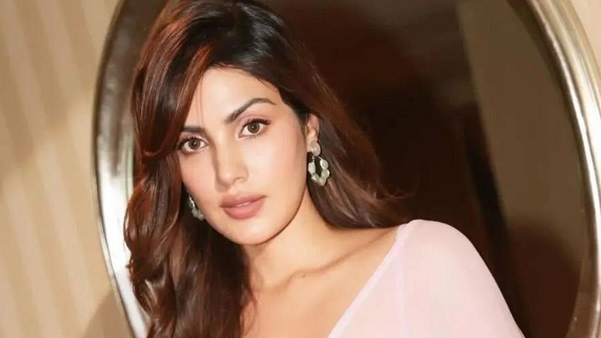 Rhea Chakraborty Leaves Fans Concerned As She Announces Break From Social Media, Says 'Missing Myself a Little' (View Post) | 🎥 LatestLY
