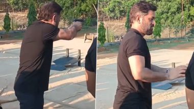 MS Dhoni Trains With NSG Commandos in Chennai; &lsquo;Captain Cool&rsquo; Flaunts His Shooting Skills in Viral Video (Watch)
