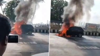 Marine Drive Car Fire Video: Vehicle Catches Blaze in Mumbai, Traffic Disrupted