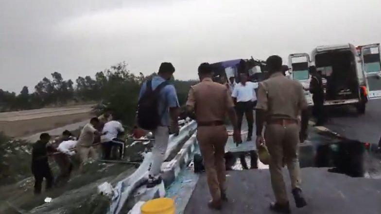 Agra-Lucknow Expressway Accident: 6 Dead and Several Injured as Delhi to Bihar Bus Overturns in Unnao (Watch Video)