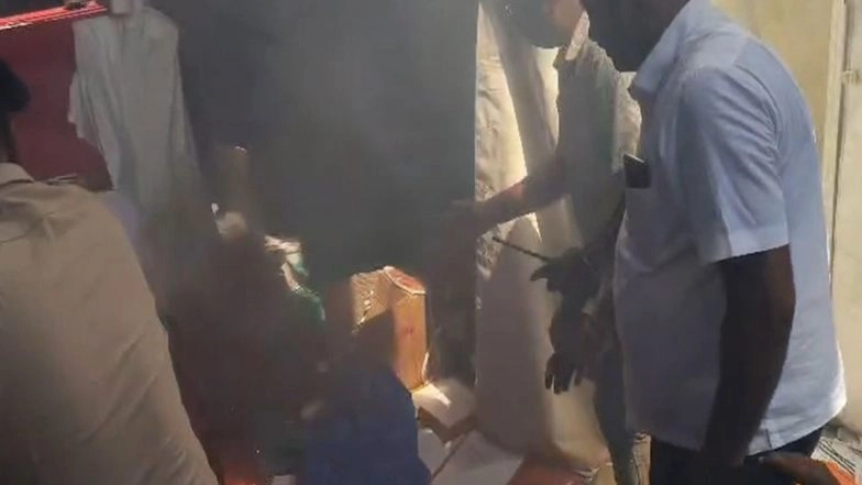 India News | Karnataka: Fire Breaks out at Mass Wedding Ceremony Attended by DK Shivakumar in Raichur; No Casualties