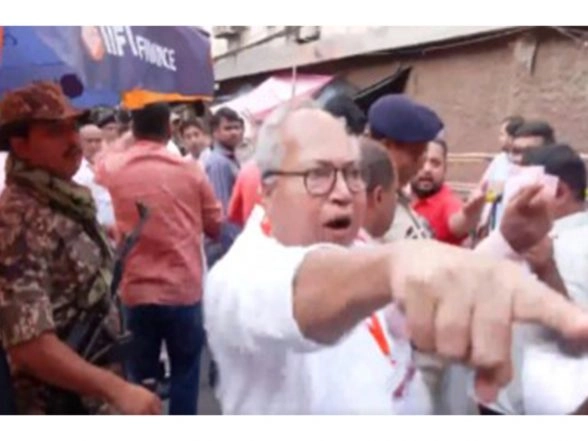 India News | TMC, BJP Agents Clash Ahead of West Bengal Counting of Votes