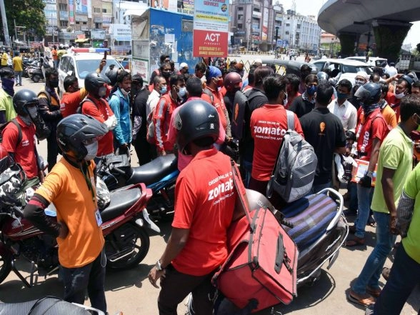 Business News | Online Food Delivery Still Just 11% of Total Food Services, Shows Large Untapped Market: Report