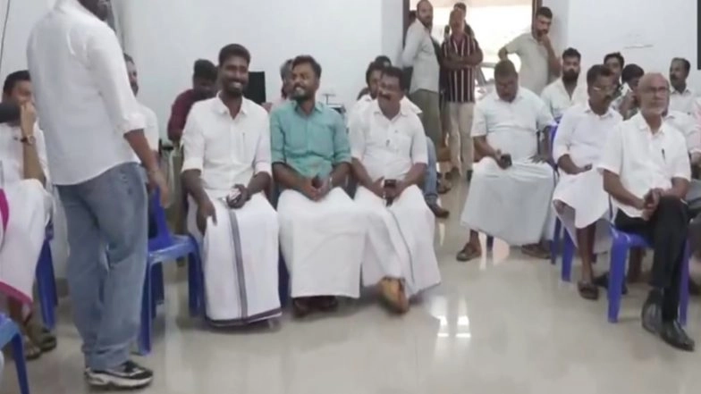 India News | Keralam Polls 2026: Congress Workers Gather at VD Satheesan's Residence, Express Confidence as Vote Counting Begins