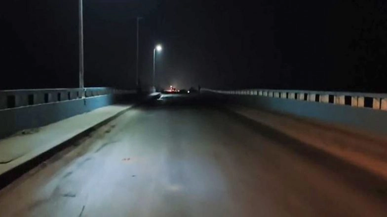 India News | Bihar: Section Between Two Pillars of Vikramshila Bridge Collapses into Ganga River, Disrupts Traffic