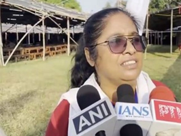 India News | CPIM's Gargi Chatterjee Demands Re-polling over VVPAT Slips Found  in Noapara