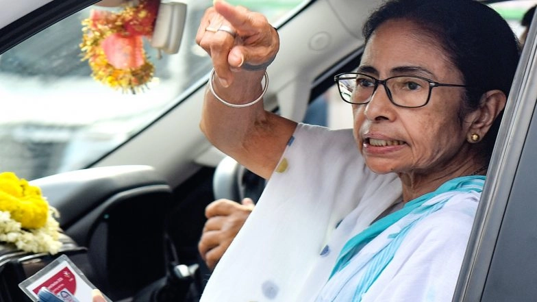 India News | Mamata Banerjee Leading by over 3800 Votes in Bhabanipur
