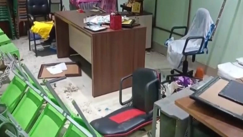 India News | West Bengal: Unknown Miscreants Allegedly Vandalise TMC Office in Asansol