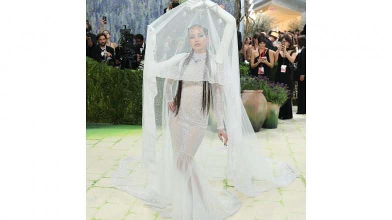 Entertainment News | Met Gala 2026: LISA Stuns in Tented Couture Dress with 3D Arms, Proves Fashion Powerhouse Status