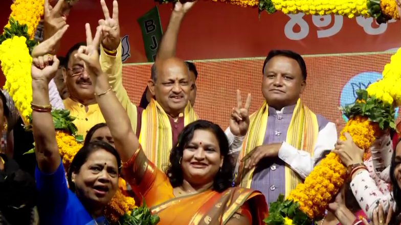India News | Odisha CM Majhi Celebrates BJP's Electoral Success with Party MP Manmohan Samal on Bhubaneswar