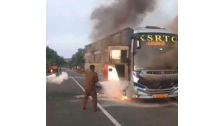 India News | Karnataka: 17 Passengers Escape as Bus Catches Fire in Haveri; Driver Lauded for Alertness