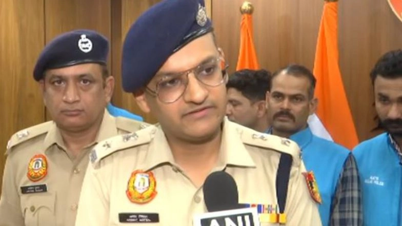 India News | Kachha-Baniyan Gang Members Posed as Hawkers, Nabbed from Forest Following Exchange of Fire: DCP Anant Mittal