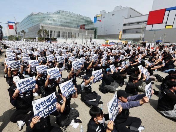 Business News | Shin Je-yoon Warns Walkout Could Hit Chip Output, Ripple Across Economy