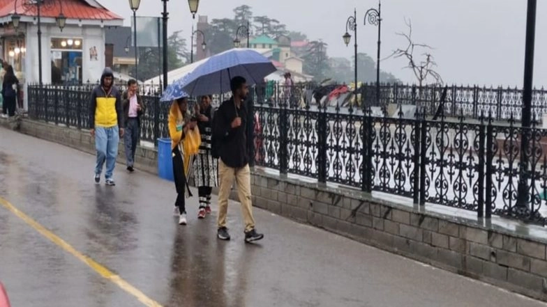 India News | Unpredictable Rains Take Shimla Residents by Surprise; School Children Inconvenienced
