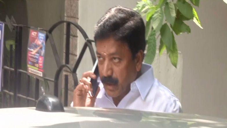 India News | Dissent Brewing in AIADMK as 'upset' MLAs Likely to Meet CV Shanmugam in Chennai Amidst EPS-Vijay 'talks' Buzz