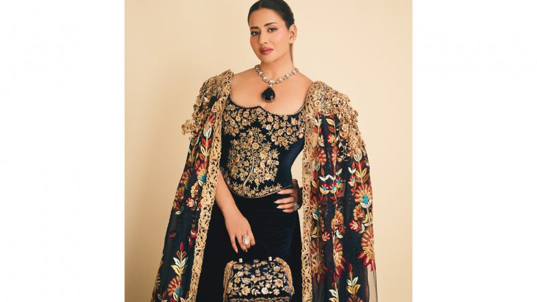 Business News | 90 Artisans, 3459 Hours, One Icon, Sudha Reddy's 'Tree of Life' Stuns New York