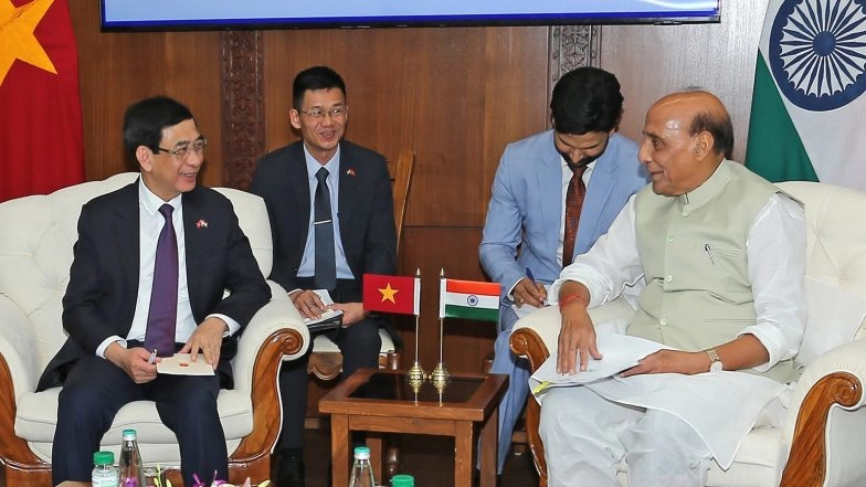 World News | Defence Minister Rajnath Singh Holds Bilateral Talks with Vietnam Deputy PM