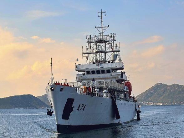 World News | India-Vietnam Deepen Scientific Cooperation as Oceanographic Research Vessel INS Sagardhwani Arrives in Cam Ranh