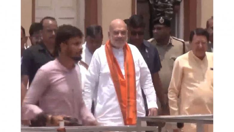 India News | Amit Shah Prays at Kolkata's Dakshineswar Kali Temple Ahead of Bengal BJP Legislature Party Meeting