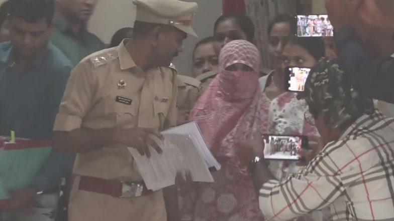India News | Nashik TCS Case: Accused Nida Khan Produced in Court After Rejection of Anticipatory Bail