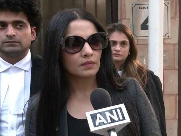 Entertainment News | Mumbai Police Files FIR Against Celina Jaitly's Husband over Alleged Physical Harm, Cruelty