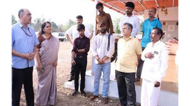 India News | Fisheries Secretary Likhi Visits India's First Ornamental Fish Brood Bank in Maharashtra