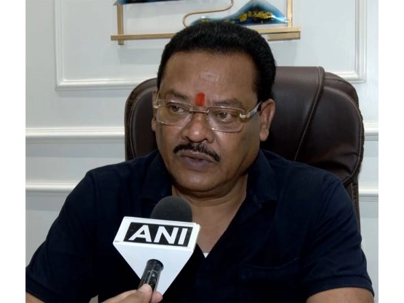 India News | TCS Nashik Case: Maharashtra Minister Shirsat Claims AIMIM Corporator Sheltered Nida Khan, Calls Imtiaz Jaleel 'main Culprit'