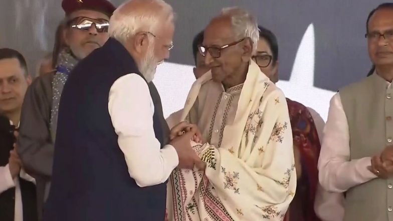 India News | PM Modi Felicitates BJP Veteran Worker Makhanlal Sarkar During Swearing-in Ceremony in Kolkata