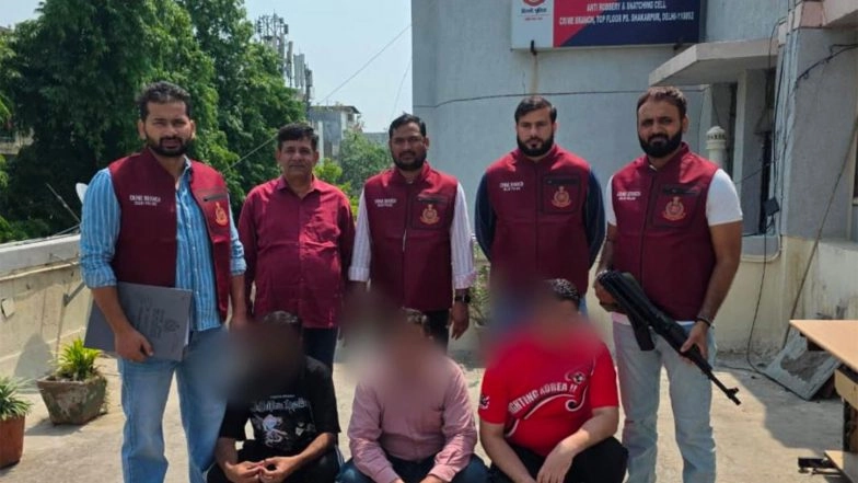 India News | IPL Ticket Black Marketing Racket Busted in Delhi; 3 Arrested, 87 Tickets and Passes Seized