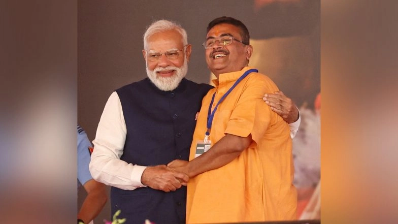 India News | PM Modi Congratulates Suvendu Adhikari on Taking Oath as WB CM; Wishes Him 'fruitful Tenure Ahead'
