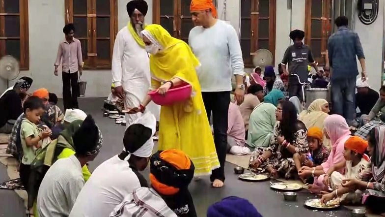 Entertainment News | Preity Zinta Participates in Seva During Visit to Golden Temple
