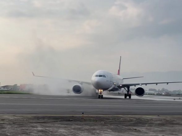World News | Nepal: Turkish Airlines Planes Suffer Tyre Fire During Landing, All 278 Passengers Safely Evacuated