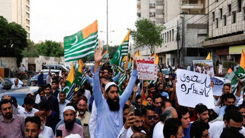 World News | Anti-Pakistan Anger Rises in PoJK, Joint Awami Action Committee Announces Massive Shutdown
