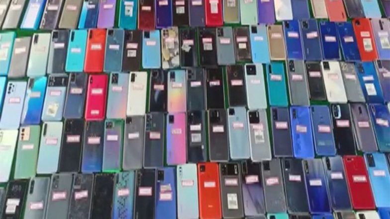 India News | Gwalior Police Recover 571 Mobiles Under 'Tera Tujhko Arpan' Scheme