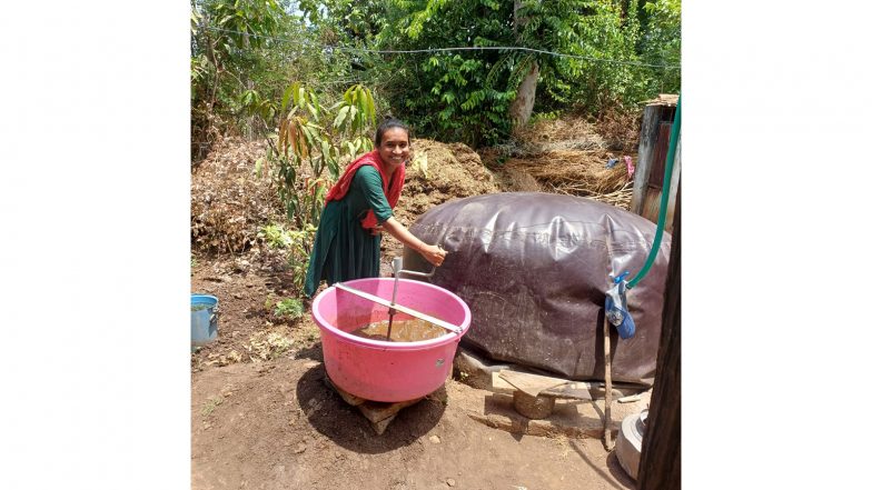 India News | Nearly 1,000 Tribal Households Near Statue of Unity Get Biogas Plants; over 665 Already Installed in Gujarat's Narmada District