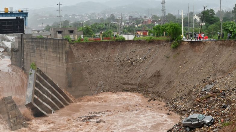 World News | Pakistan: Four Killed, One Injured in Two Bridge Collapse Incidents in Sindh