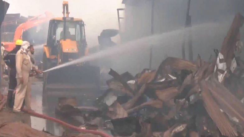 India News | Madhya Pradesh: Massive Fire Breaks out at Warehouse in Indore
