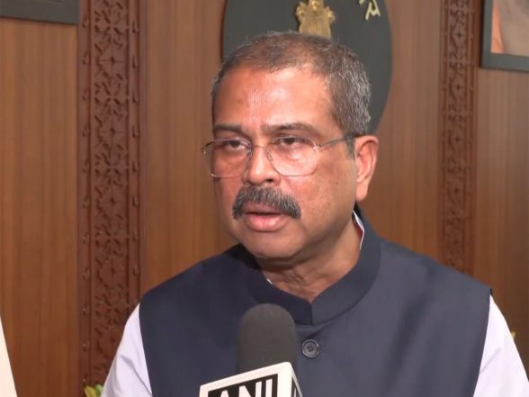 India News | IIT Experts to Assist CBSE for Ensuring Glitch-free Re-evaluation Process; Dharmendra Pradhan Issues Directions