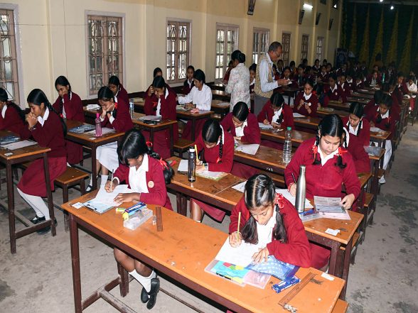 India News | CBSE Extends Last Date to Obtain Scanned Copies of Class XII Answer Sheets Till May 25