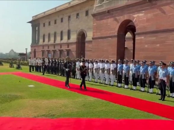 India News | General NS Raja Subramani Takes Charge as CDS, Receives Ceremonial Guard of Honour