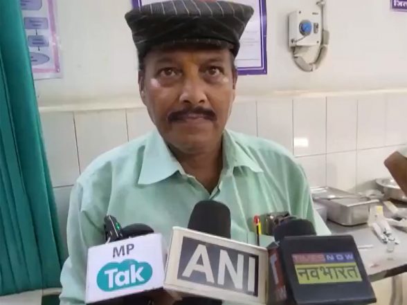 India News | Madhya Pradesh: Shivpuri Municipal Team Tracks Dog That Bit at Least 60 People