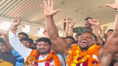 American Fitness Influencer Ashton Hall Stunned by Brij Bhushan Sharan Singh&rsquo;s Estate and Private Helicopter (Watch Video)