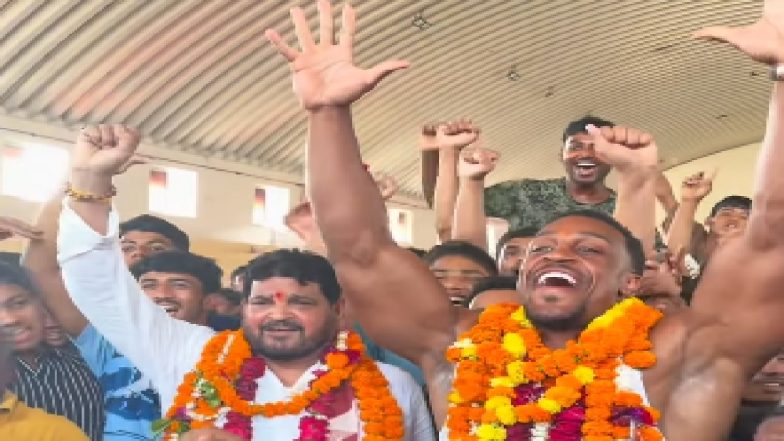 American Fitness Influencer Ashton Hall Stunned by Brij Bhushan Sharan Singh&rsquo;s Estate and Private Helicopter (Watch Video)
