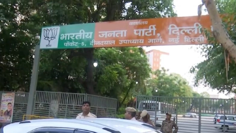 Delhi Terror Threat: Security Beefed Up Near BJP Office in National Capital After Alert (Watch Video)