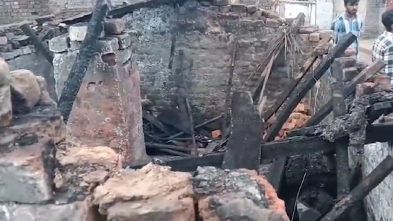 Chhattisgarh Cylinder Blast: 4 Family Members Charred to Death in Cooking Gas Cylinder Explosion in Durg, CM Vishnu Deo Sai Announces INR 5 Lakh Ex-Gratia (Watch Video)