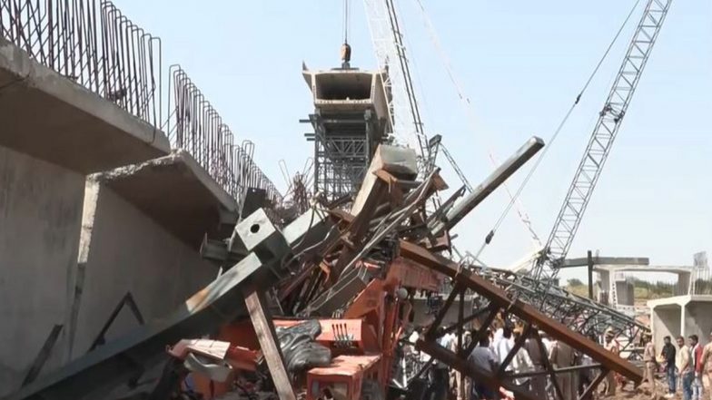 Hamirpur Bridge Collapse: 6 Dead As Under-Construction Slab Collapses Over Betwa River in Uttar Pradesh (Watch Videos)