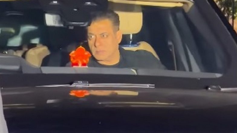 ‘Bhaijaan, Sorry!’ Salman Khan Forgives Paparazzi After They Apologise to Him at ‘Raja Shivaji’ Success Party (Watch Video)