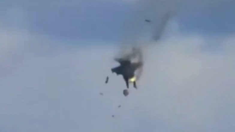 US Navy Jets Crash Video: 4 Crew Members Eject Safely After 2 EA-18G Growler Fighter Jets Collide During Gunfighter Skies Air Show in Idaho