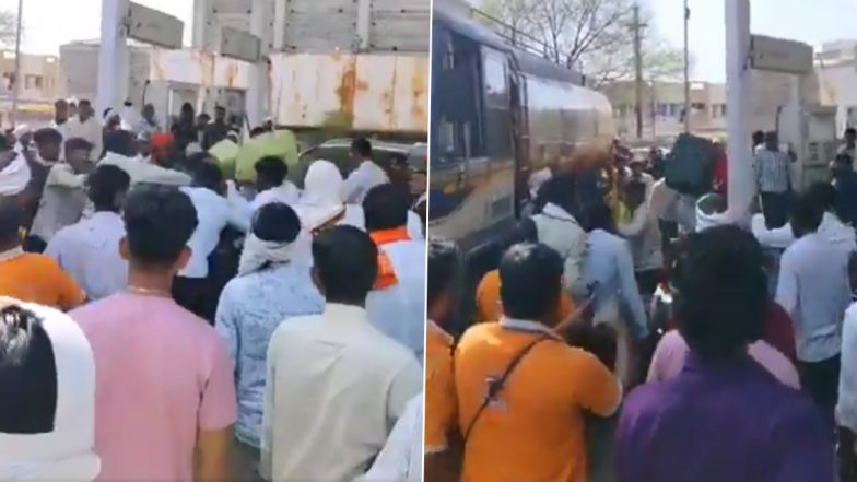 Maharashtra: Violent Brawl Erupts Between 2 Groups at Petrol Pump in Washim Over Diesel Shortage; Video Surfaces